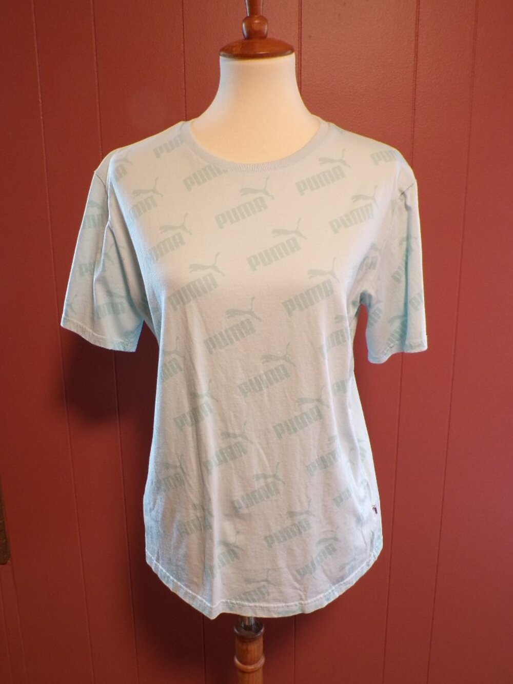 PUMA Women's Light Green Tee Shirt Size Medium